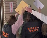 新光三越氣爆　兩位樓管僅巡視未負責監工遭橫禍