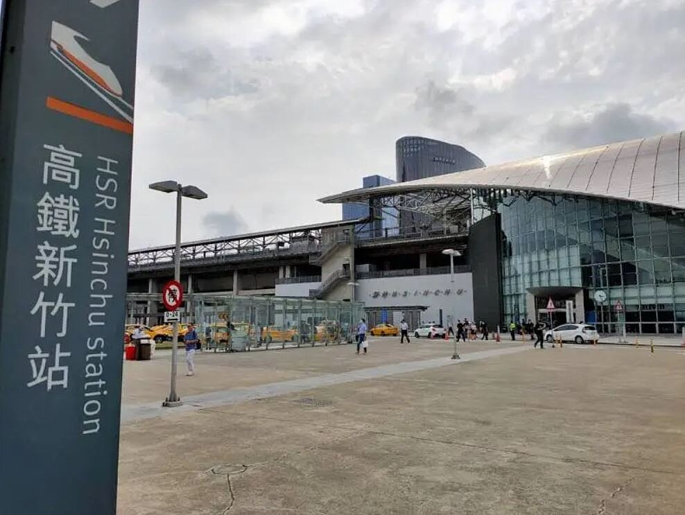 信義房屋竹二區協理陳世光分析,購屋族選擇高鐵特區的原因在於文興商圈逐漸成形,多家銀行與科技大廠進駐,正在興建中的宏匯廣場與聯發科總部,可望形成商辦聚落,具備未來發展性。圖/信義房屋提供