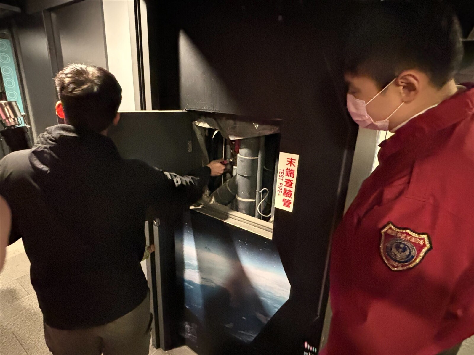 聯合稽查小組已要求所有違規場所限期改善,並將持續進行追蹤檢查,確保改善措施落實。圖:消防局提供