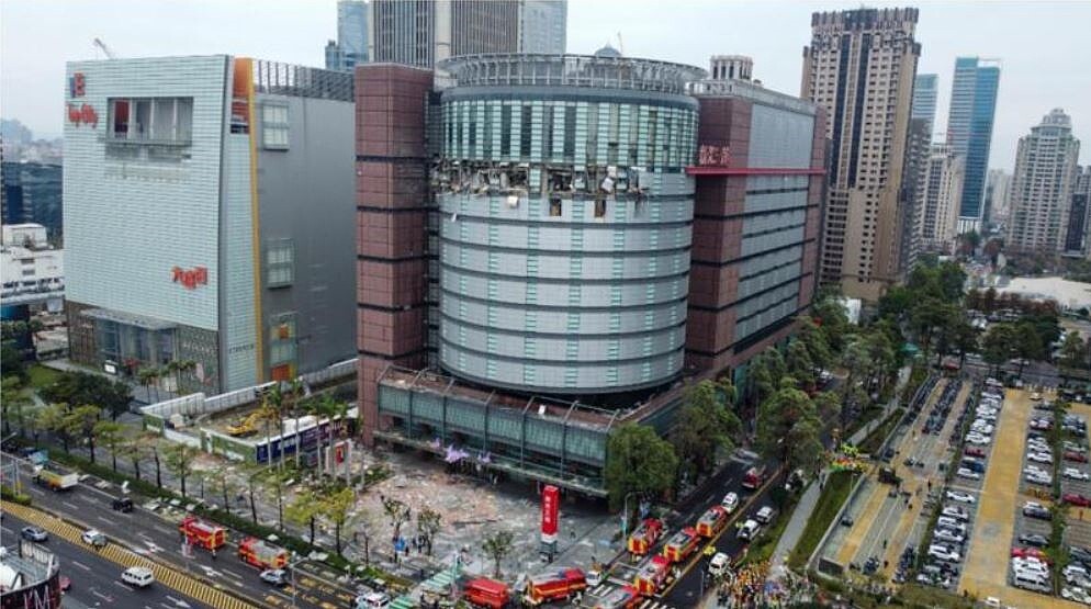 新光三越台中中港店2月13日接近中午時間發生氣爆事件。聯合報資料照