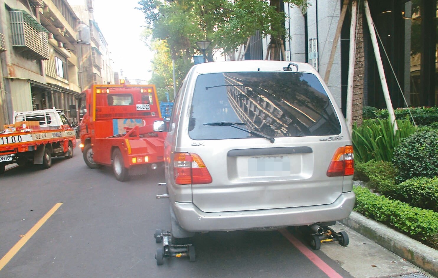 新北市預計下半年，拖吊前會先廣播提醒。記者葉德正／攝影 