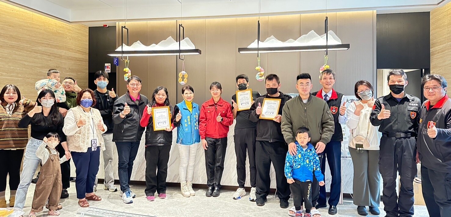 在火災初期的「自助」能降低造成的傷亡，小小的力量也可以發揮保障自己更保護他人生命財產這樣大的功效。圖：消防局提供