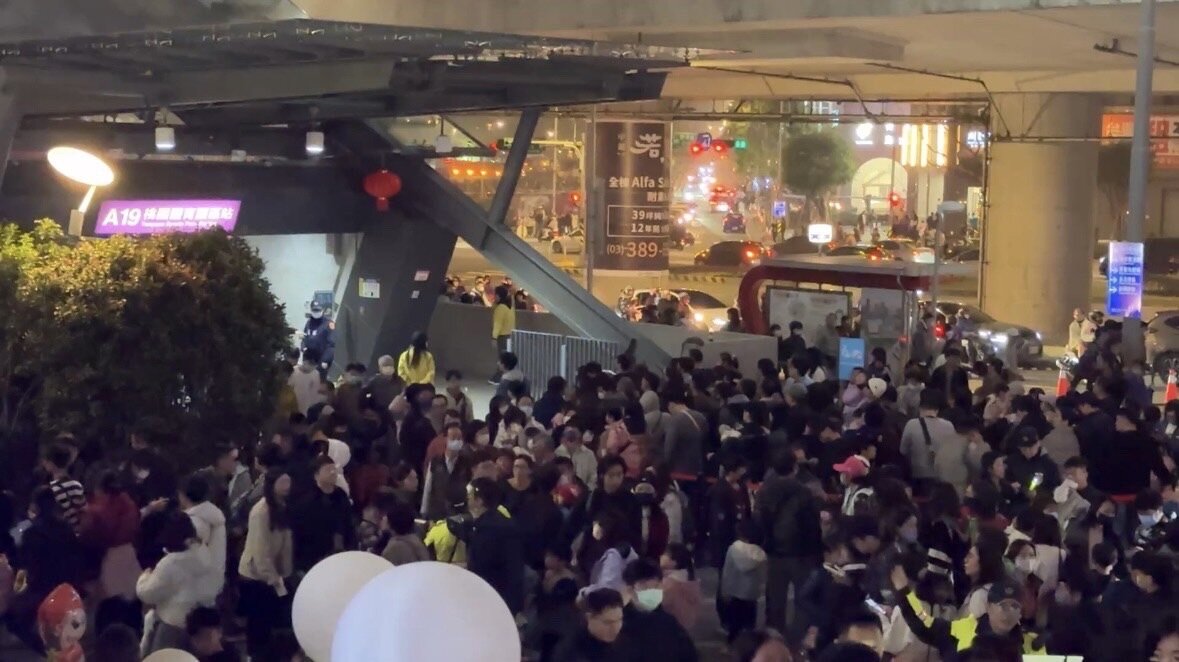 李宗豪指出,黨團多位議員早在活動前不斷提醒交通疏運、道路管制、在地居民進出等問題,活動開始這些問題都發生。圖:民進黨團提供