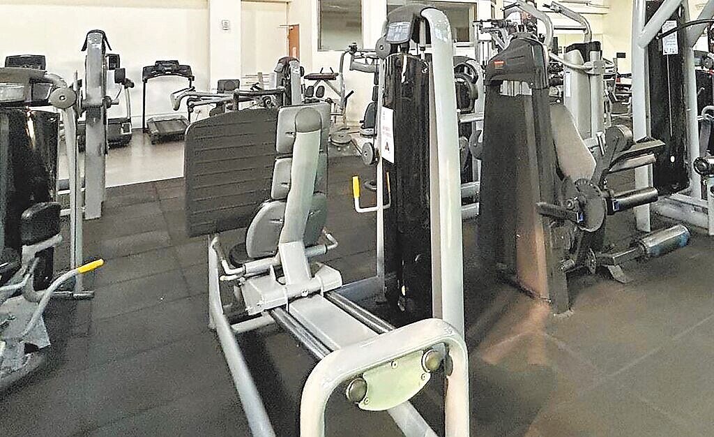 新竹縣竹北市1家私人運動中心停業,會員擔心拿不回退款,竹縣消保官建議簽約前應慎選繳款方式。(新竹縣政府提供)