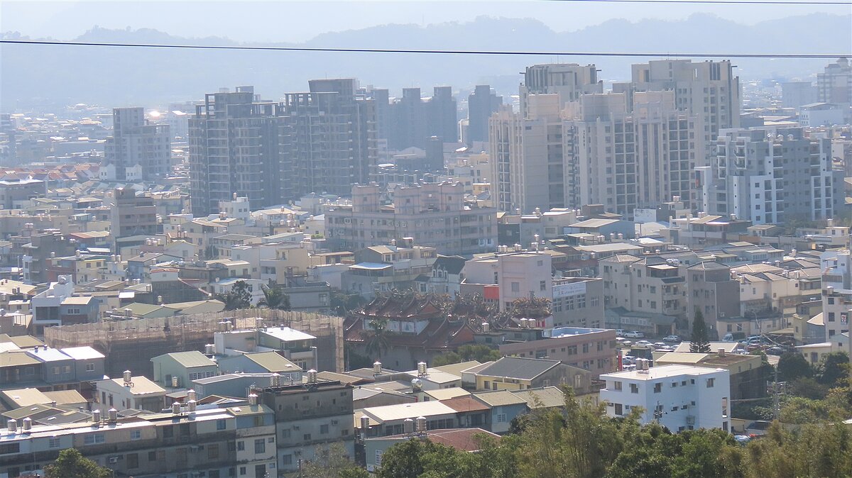 房屋稅差別稅率2.0新制,今年5月1日首次開徵,苗栗縣適用住家用房屋稅率1%或1.2%,仍有6萬多戶尚未設立戶籍,縣府提醒注意。記者范榮達/攝影