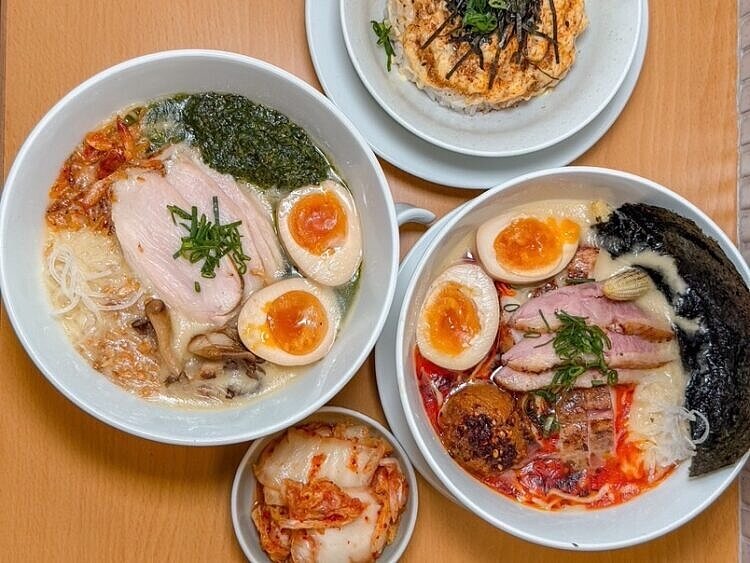 台中西屯深夜美食 濃郁系雞白湯特色拉麵店