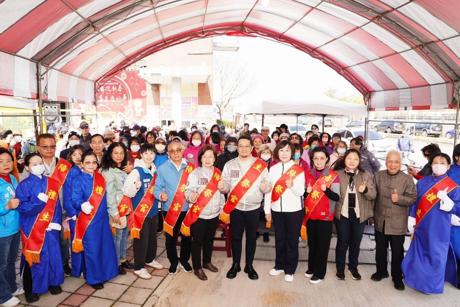 此次打破傳統祭儀由男性主導之性別刻板印象,特安排6位女性成員擔任儀式禮生及執事。圖:客家局提供