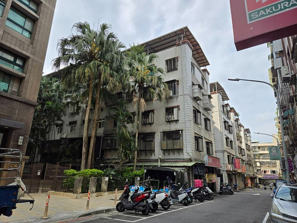 自主都更遇「房市反轉」 地主難扛風險?專家揭背後隱藏危機 建物外觀照片。圖/北市都更處提供