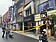 地震釀永和服飾店招牌鬆脫　警方拉封鎖線警戒