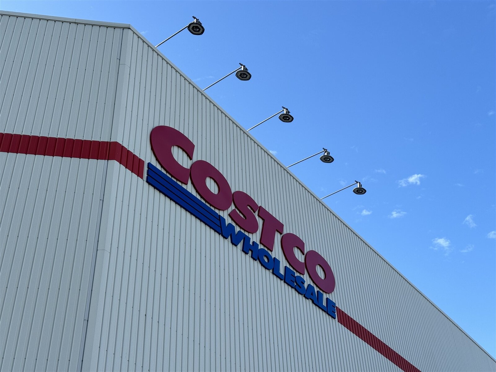 美國關稅政策變動造成市場動盪,民眾關心美式賣場是否也會受到影響。記者黃筱晴/攝影