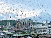 雷聲響起！9縣市豪大雨特報　一路下到深夜