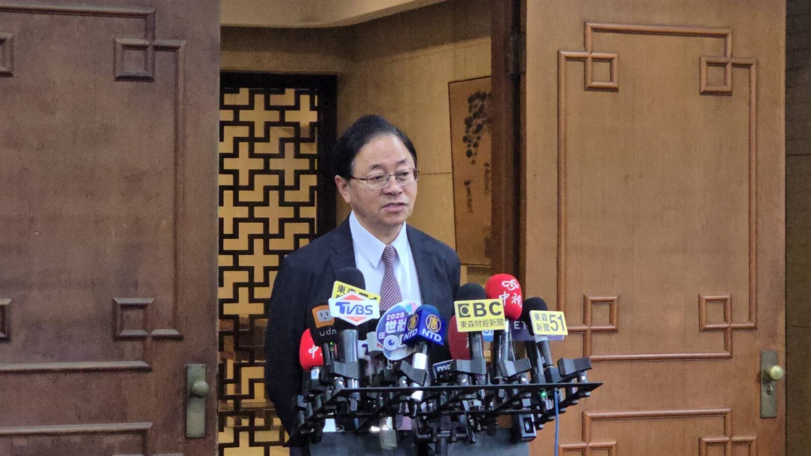 桃園市長張善政出席行政院會議並受訪。圖：市府提供