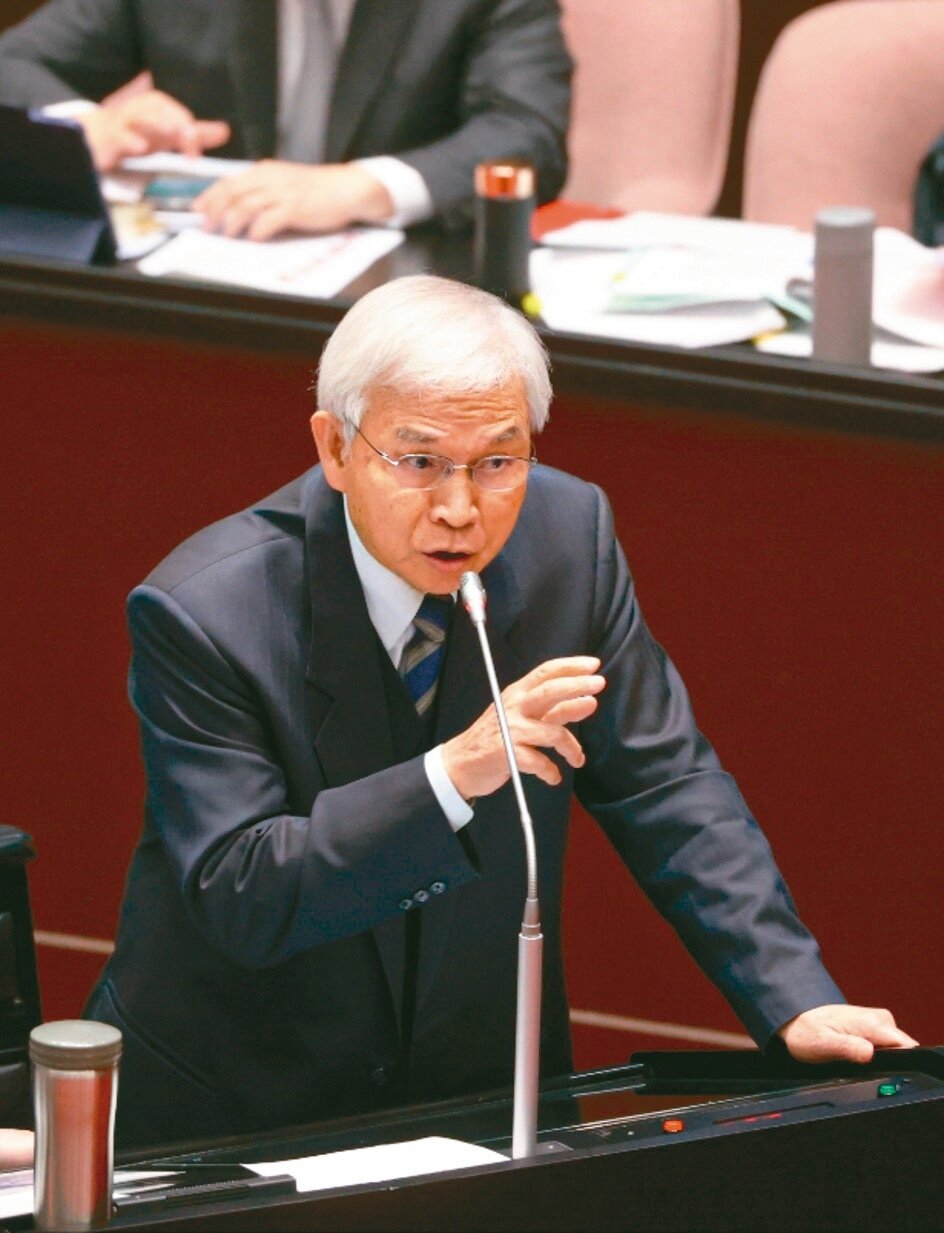央行總裁楊金龍出席立院專案報告備詢。記者曾原信/攝影