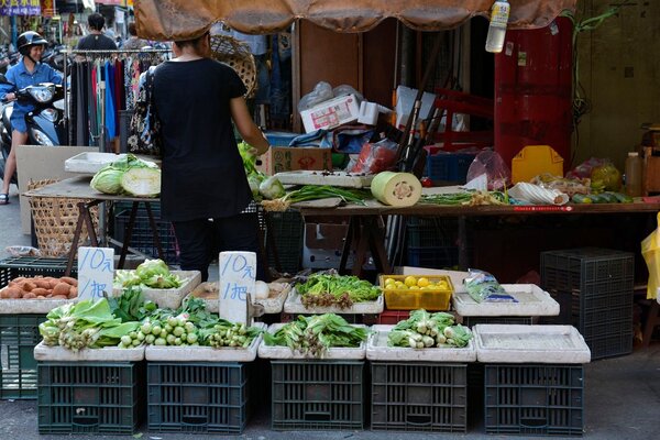 菜市場,菜販,賣菜攤位,菜價,蔬菜。(好房News記者 陳韋帆/攝影)