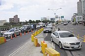 再開工區　淡水竹圍路段更塞了