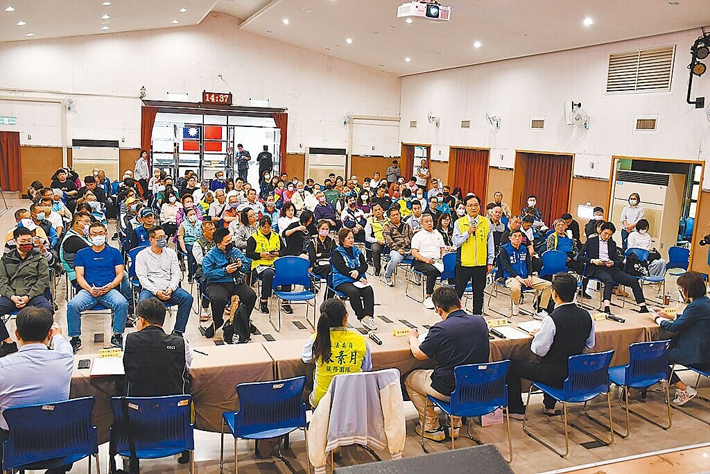 交通部鐵道局7日在彰化生活藝文館舉辦彰化市鐵路高架化先期環境影響說明會。圖／民眾提供
