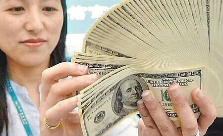 近期包括台新、永豐及華南銀行均升級外幣優利定存,針對美元專案提供更具競爭力的利率,至少都有4%起跳。圖∕本報資料照片