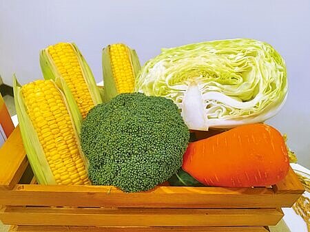 藍區(Blue Zones)是全球幾個擁有最多百歲人瑞的地區,蔬菜、豆類、地瓜、全穀物是日常飲食的主角。(王家瑜攝)