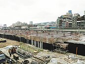 基隆港戰備鐵道喊卡　可蓋樓招商