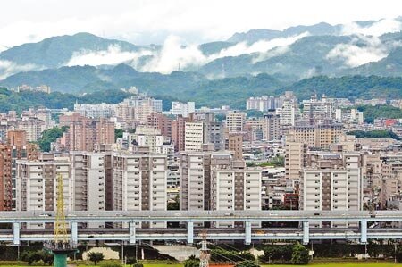 新成屋搶手度大輸中古屋!5年內新屋點閱除台中外都衰退,5年以上中古屋以台中點閱增82%最多。(本報資料照片)