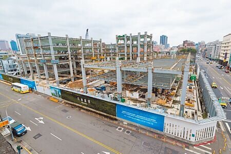 台北市副市長李四川16日表示,京華城改建案鼎越開發已掛件申請變更設計,取消20%容獎申請。(本報資料照片)