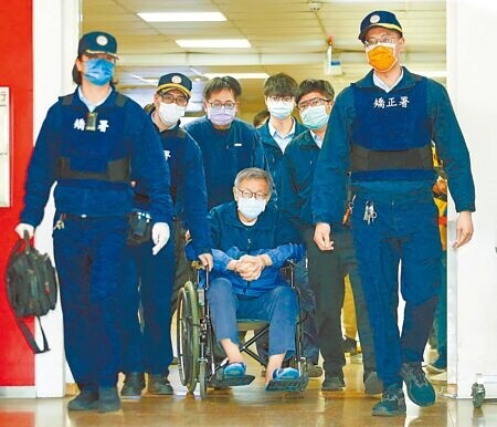 
民眾黨前主席柯文哲（中）17日將再度出庭。（本報資料照片）
