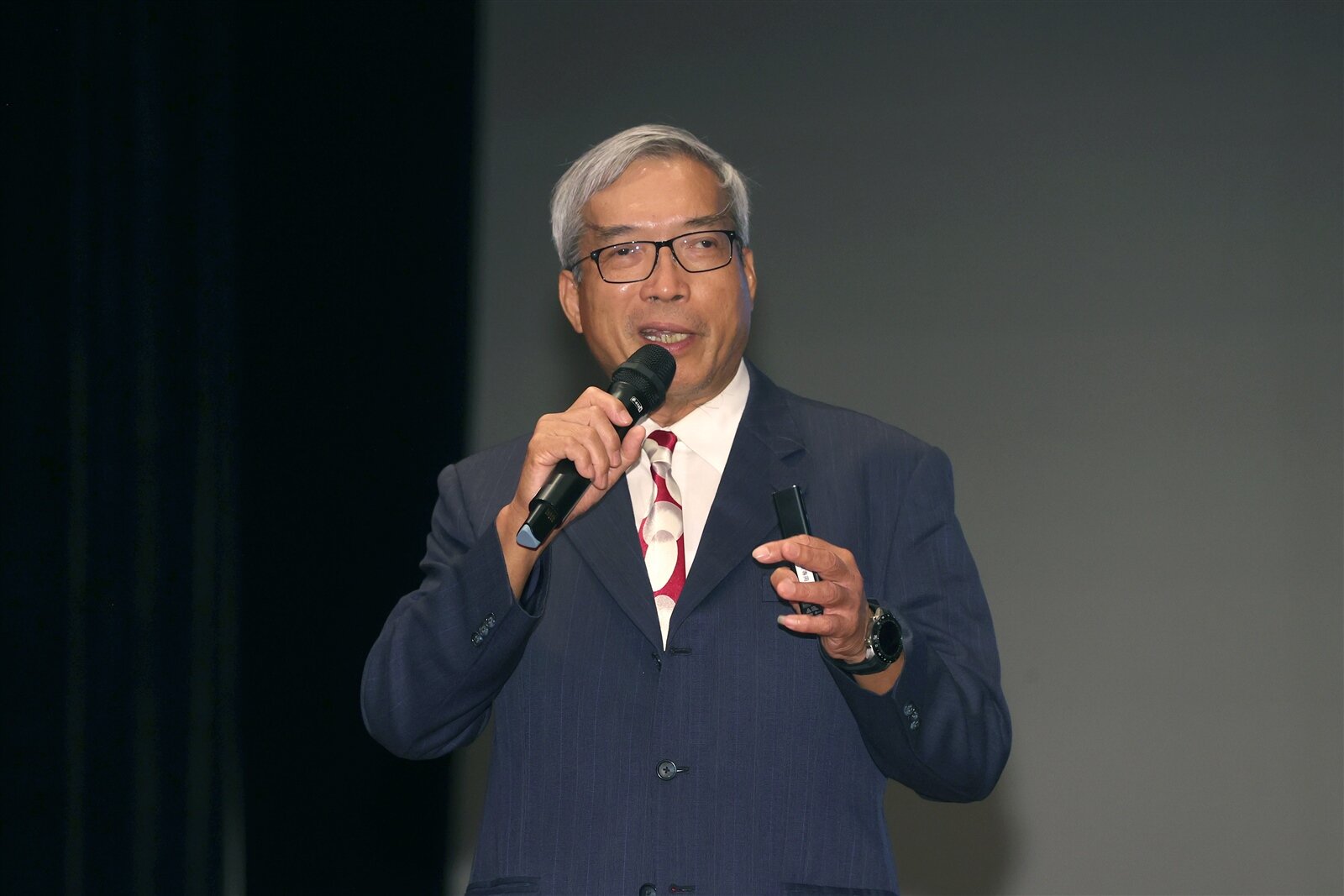 謝金河表示,川普要製造業移向美國,成衣及鞋業都不可能在美國存活。聯合報系資料照片