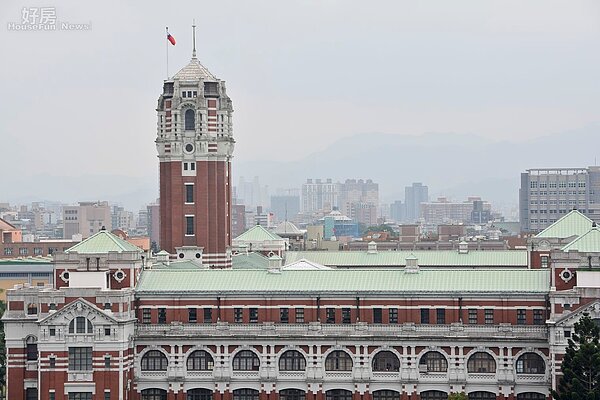 總統府綠色屋頂,疑似鐵皮屋。(好房News記者 陳韋帆/攝影)