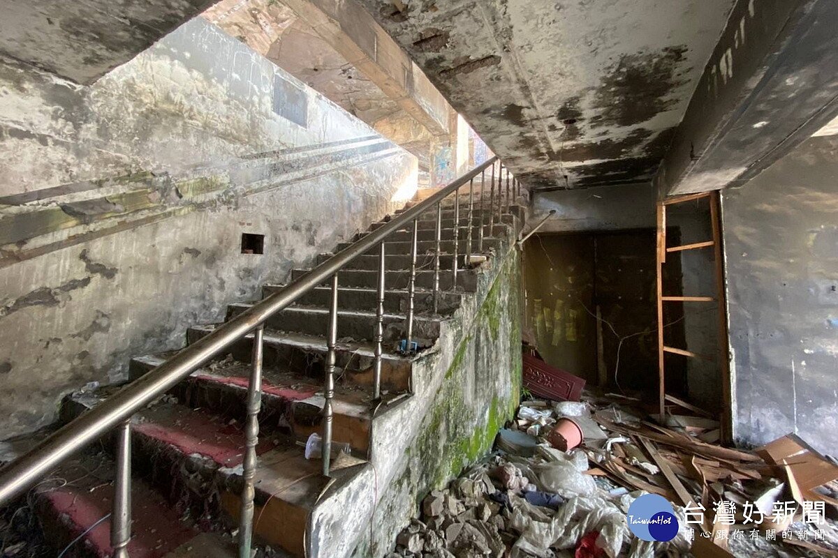 中壢財神大樓自主成立的更新會未能有效推動都更。