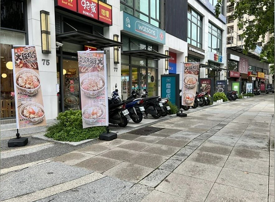 新竹市稅務局舉例,教民眾擁多間房子如何辦戶籍減免地價稅。(示意圖)記者黃羿馨/攝影