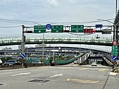 用路人請改道！新店中安大橋光雕設備拆卸　4月21日起夜間封路