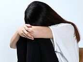 父年輕坐牢未養家　法院判女兒免扶養