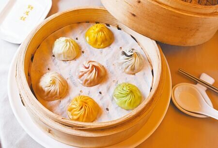 天然蔬果原汁七彩小籠包是點水樓的招牌。 (資料照片)