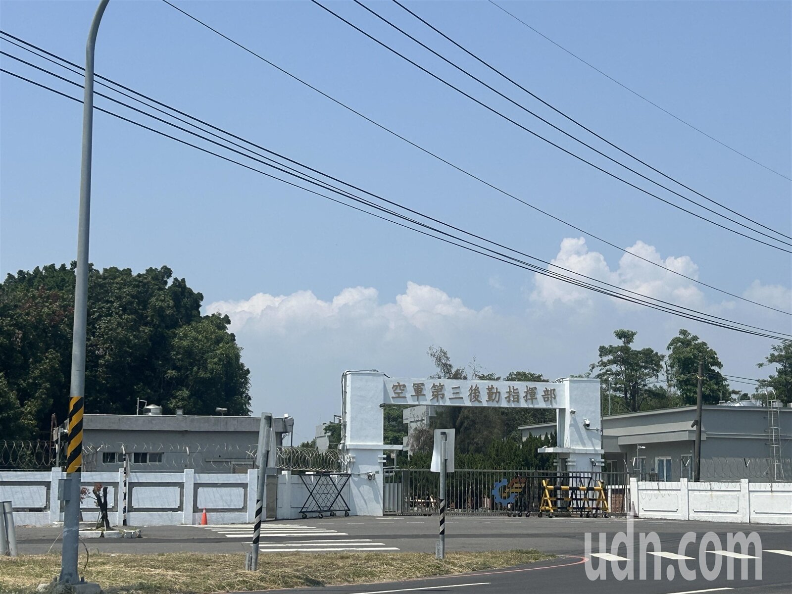 勇鷹高教機陸續交付給高雄岡山空軍飛行訓練指揮部,新機型帶來的噪音引來梓官、彌陀及岡山等地居民反彈。記者徐白櫻/攝影