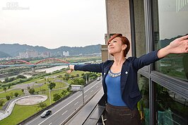 甜心主播廖盈婷的家位於新店溪陽光運動公園河岸,視野十分良好，陽台打開隨時可觀望遼闊的美景、呼吸新鮮空氣。（圖文／好房News記者 陳韋帆）