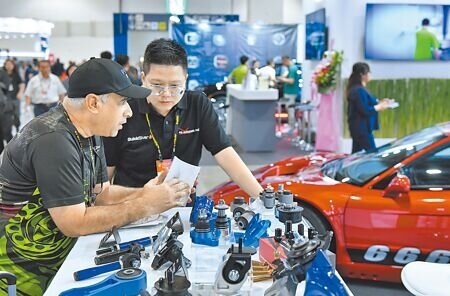 對等關稅實施前急單湧現,產業用電維持正成長。圖為2025台北國際汽機車零配件展暨台北國際車用電子展23日開展,集結國內外廠商近千家攤位。(王德為攝)