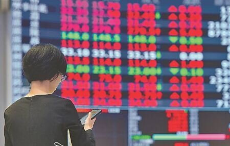 台指期上漲751點、收19,554點,期現貨逆價差85.14點。圖∕本報資料照片