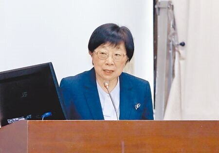 財政部次長李慶華23日在立法院財政委員會表示,除了汽車貨物稅、關稅,美方也相當關心酒類相關的稅。(范揚光攝)