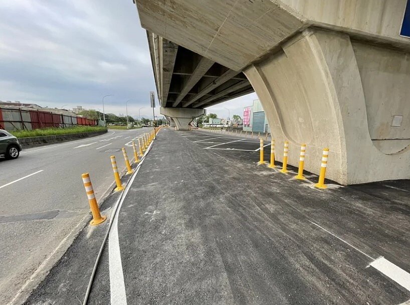 新北市府將在新店安坑一號道路高架橋下設置第四處安坑計程車服務中心。圖/記者葉德正攝影