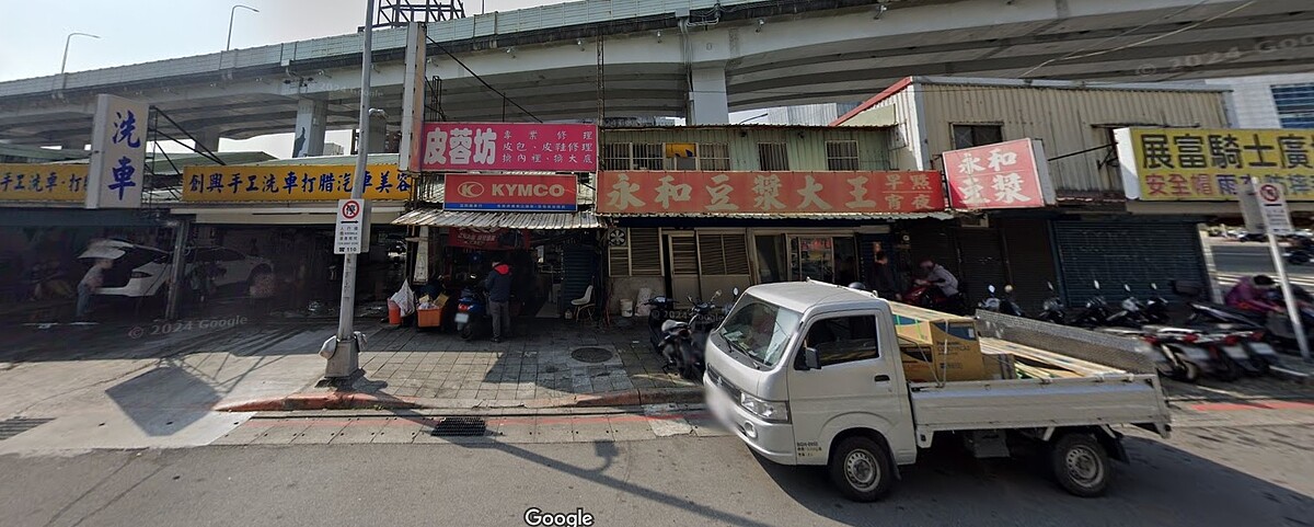 台北市市民大道三段及渭水路交叉口，過去有多個汽車美容店舖，被車友戲稱是「深夜洗車聖地」，如今違建都被拆除，將改建成公園。圖／截自Google Map