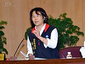 愛心計程車缺失多　限制乘車卡點數惹議