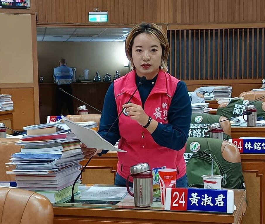 新北市議員黃淑君今年2月質詢時指出該制度過於嚴苛,引發社會關注後,勞工局決定修正補助要點。圖/黃淑君提供