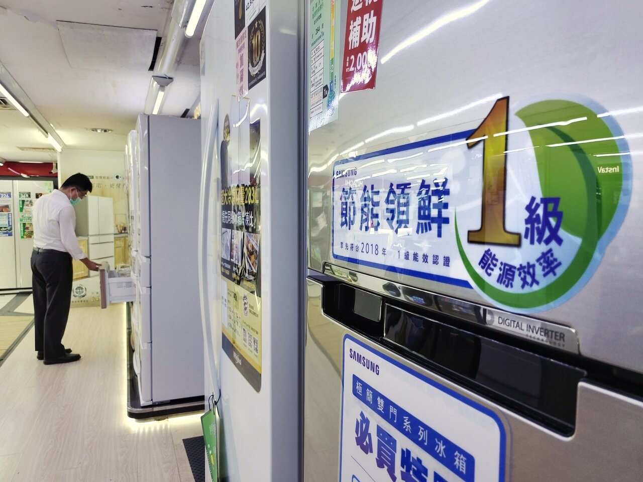 政院拍板,購買節能電器每台最高減徵貨物稅兩千元措施,延長實施至二○二七年十二月卅一日止。圖/聯合報系資料照片