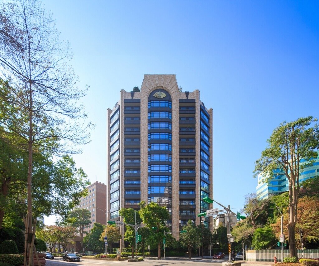 集結全球十大獨特豪宅「文華苑」精工團隊，由達欣工程、李祖原聯合建築師事務所、衡美室內設計等，對位台北市中心六星豪宅標準，打造北士科精工美學住宅「達欣文萃」。