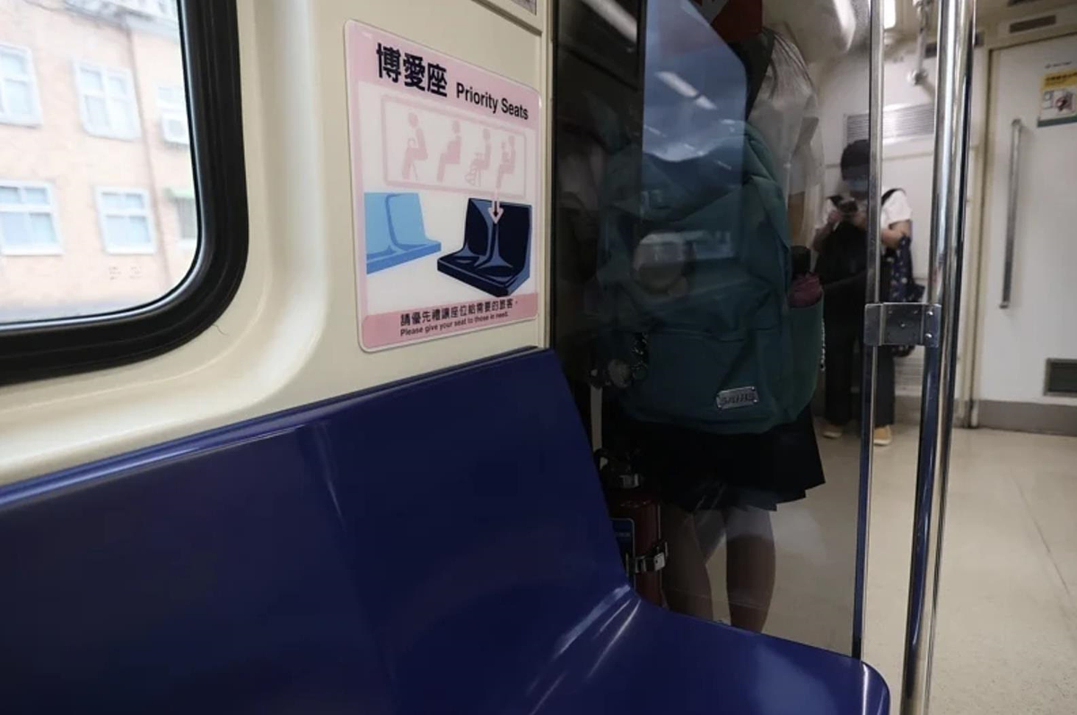 高雄捷運博愛座讓位爭議不斷,博愛座原意是提供有需求者使用,但許多「隱形需求者」使用座位卻遭長者要求讓位、爆發衝突。圖/聯合報系資料照