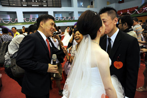 聯合婚禮催生子,郝龍斌推銷「助妳好孕」