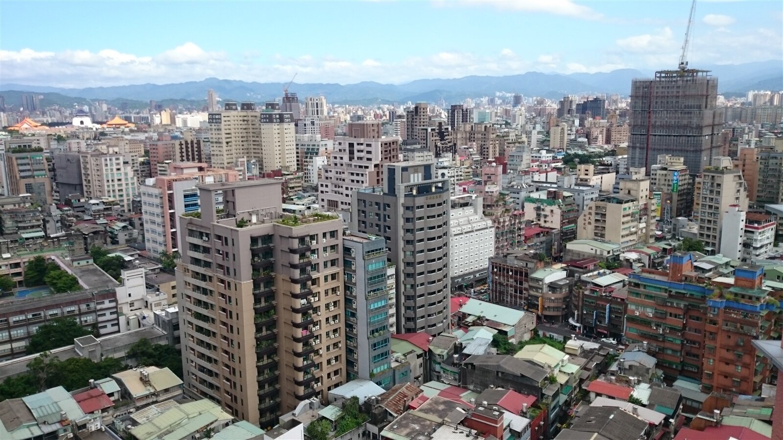 在央行連續房市管制措施下,房市明顯降溫。聯合報系資料照片