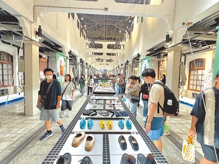 
西市場斥資近2億元修復，周邊所有工程均已竣工，攤商6月將進駐試營運。圖為西市場古蹟本體去年台灣設計展期間作為主展場，嶄新空間也讓各界期待它華麗轉身。（曹婷婷攝）
