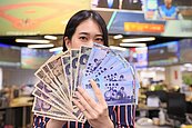 日圓貶至0.2185低點　民眾買進撿小確幸