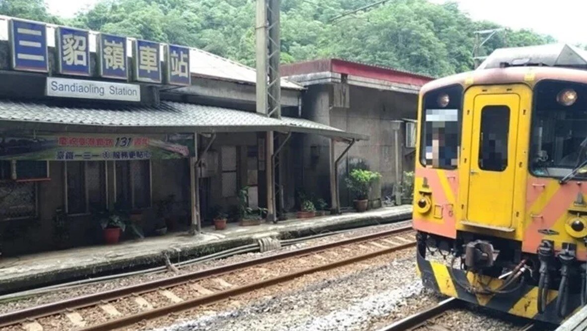 十分老街附近火警,台鐵平溪線北上南下列車延誤或折返。本報資料照片